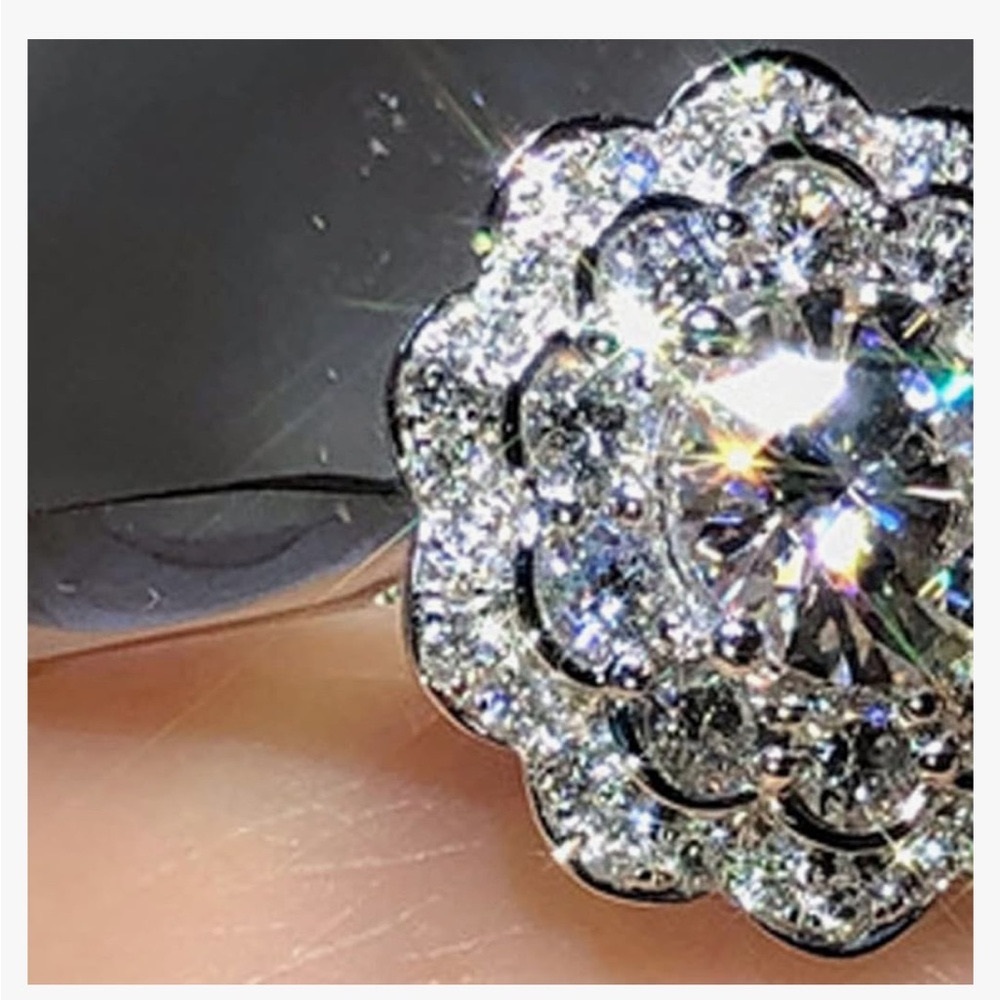 Delicate Flower CZ Ring โ Silver Tone Fashion Jewelry, Sizes 8,9,10 - Picture 7 of 8